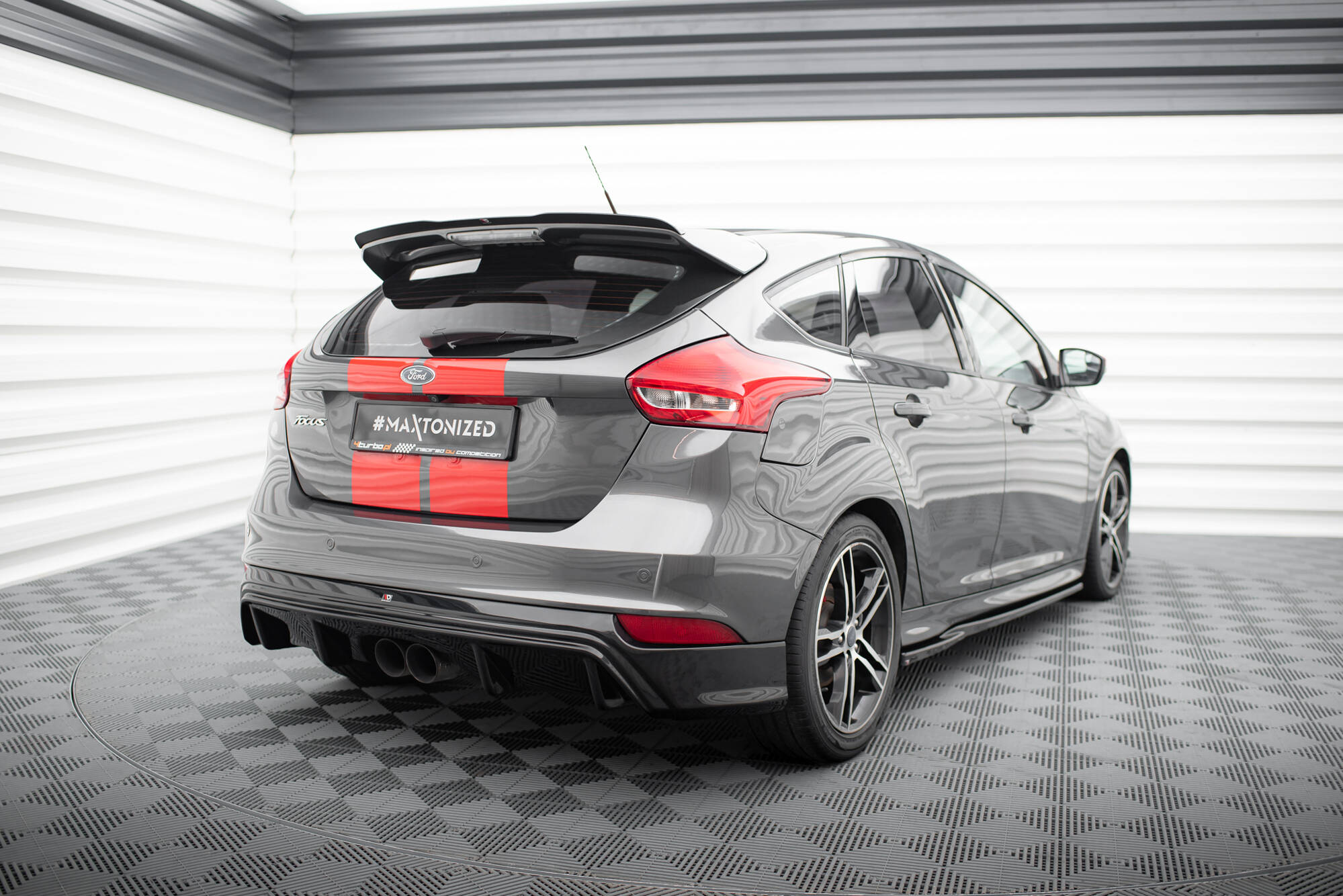 Rajout Du Pare Chocs Arriere Ford Focus St Mk Fl Rs Look Gloss Black