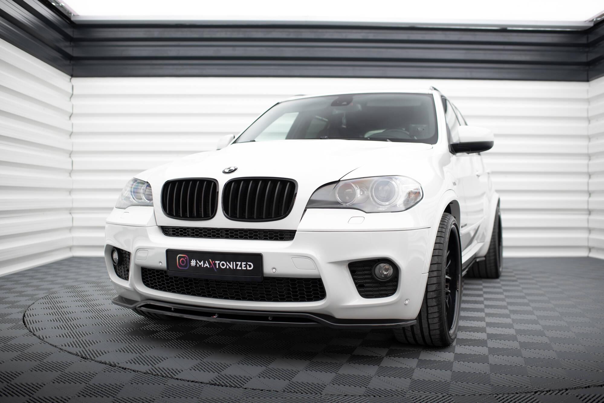 https://maxton.design/fre_pl_Lame-du-pare-chocs-avant-Splitter-BMW-X5-E70-Facelift-M-pack-9005_3.jpg