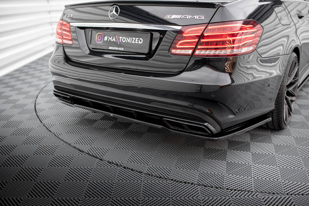 Arriere Splitter (avec une barre verticale) Mercedes-Benz E63 AMG Sedan W212 Facelift