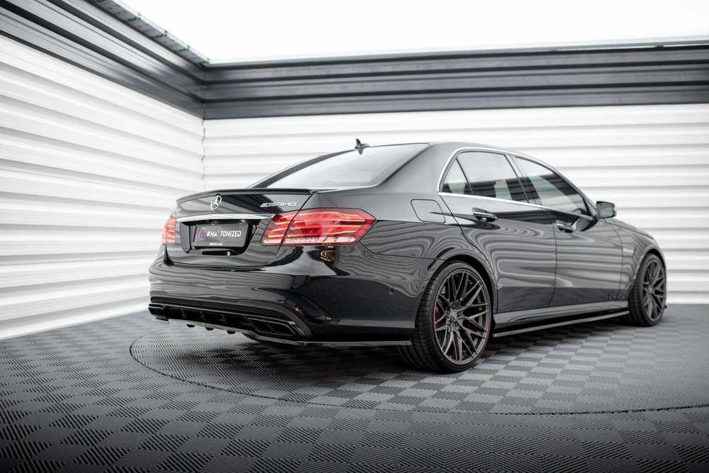 Arriere Splitter (avec une barre verticale) Mercedes-Benz E63 AMG Sedan W212 Facelift