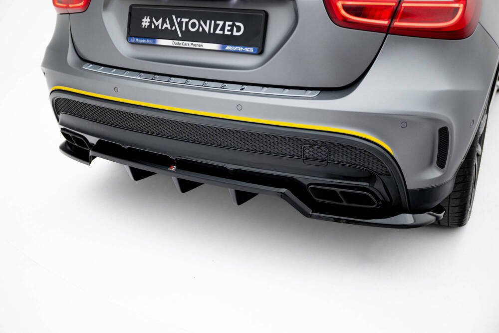 Arriere Splitter (avec une barre verticale) V.2 Mercedes-Benz GLA 45 AMG X156