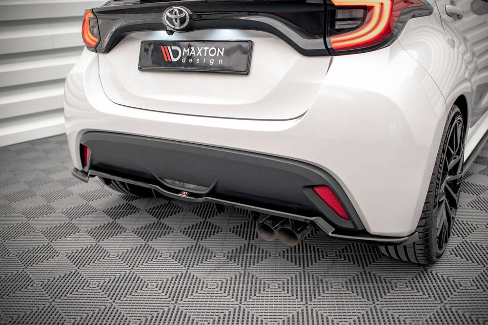 Arriere Splitter (avec une barre verticale) V.2 Toyota Yaris Mk4