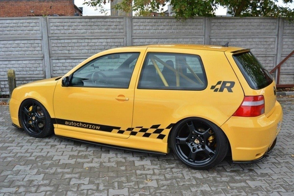 RAJOUTS DES BAS DE CAISSE POUR VW GOLF IV R32