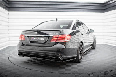 Arriere Splitter (avec une barre verticale) Mercedes-Benz E63 AMG Sedan W212 Facelift