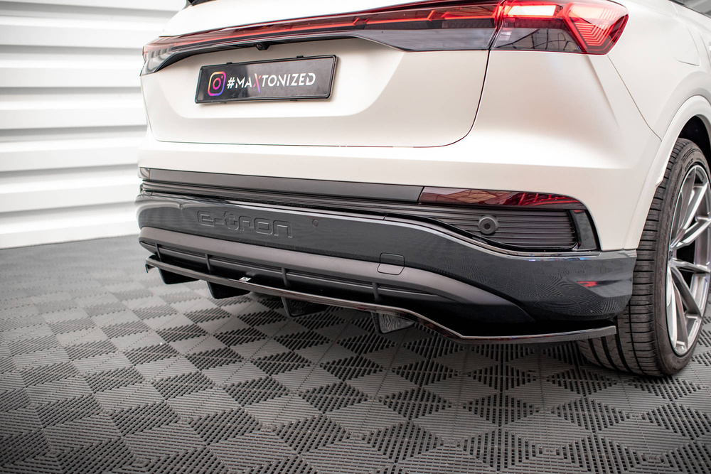 Arriere Splitter (avec une barre verticale) Audi Q4 e-tron Sportback S-line Mk1