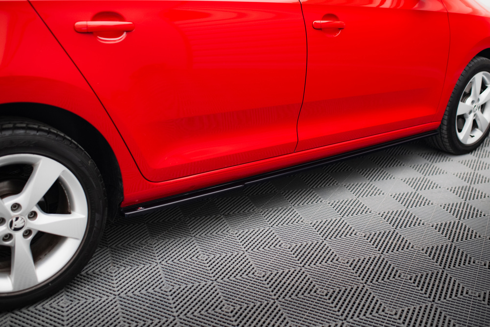 Rajouts Des Bas De Caisse Pour Skoda Rapid