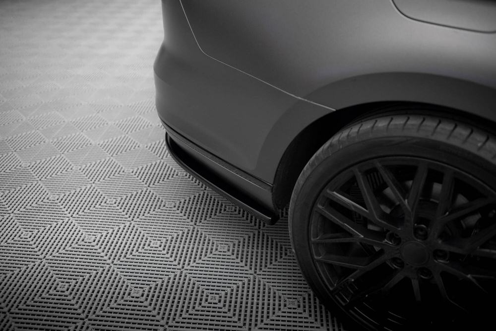 Arriere Splitter (avec une barre verticale) Volkswagen Passat R-Line B8