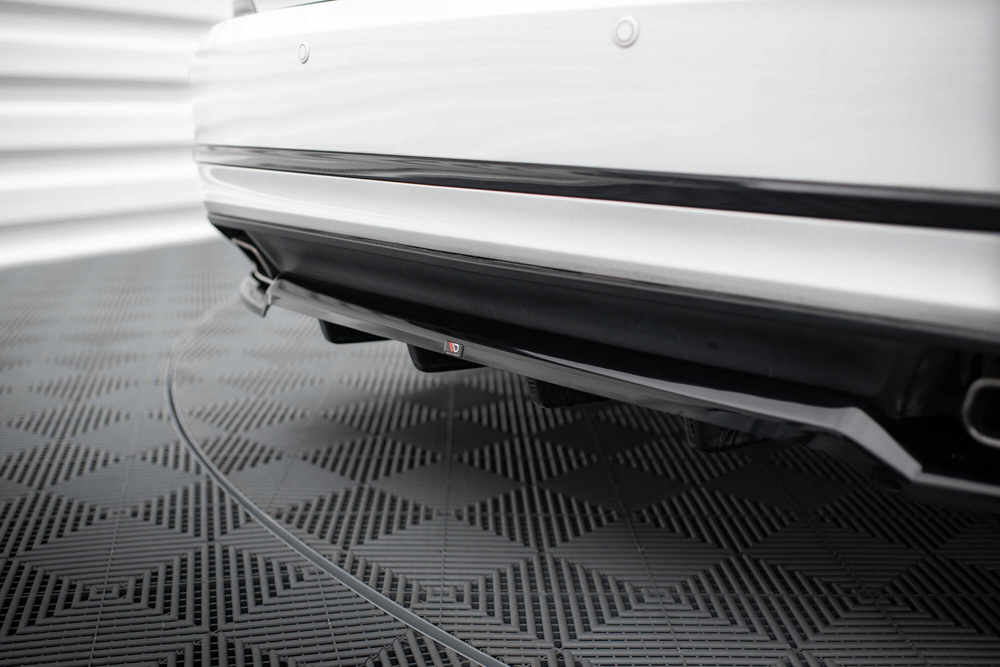Arriere Splitter (avec une barre verticale) Volkswagen Passat GT B8 Facelift USA