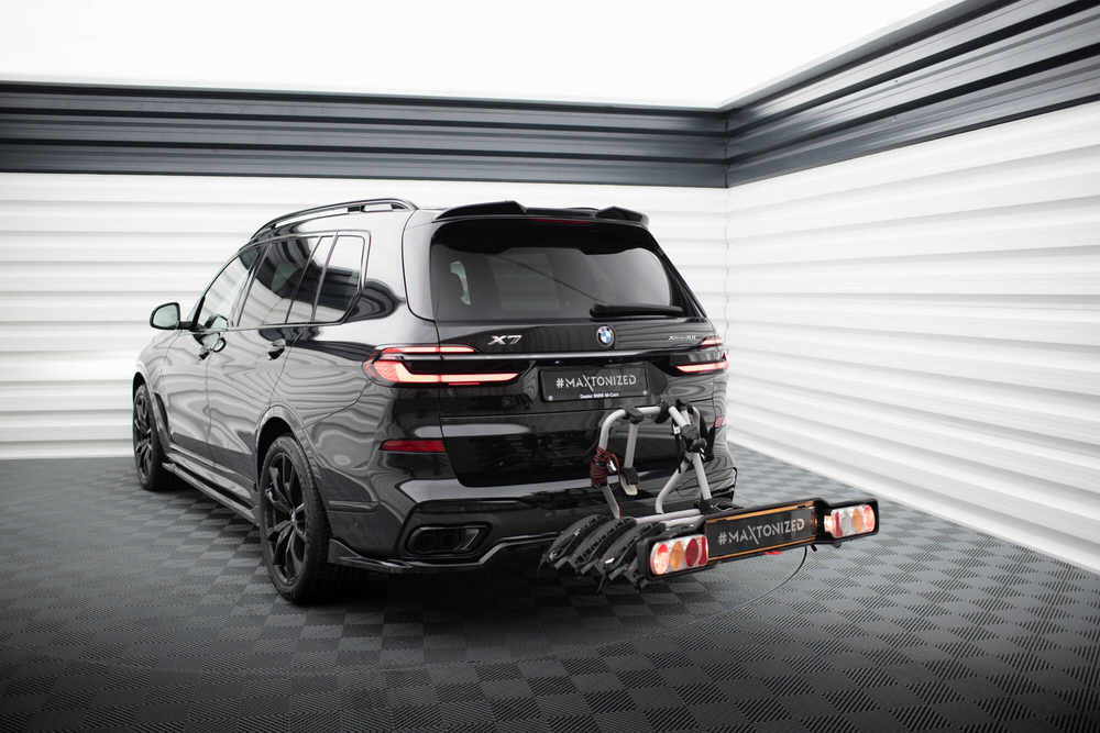 Arriere Splitter (avec une barre verticale) BMW X7 M-Pack G07 Facelift