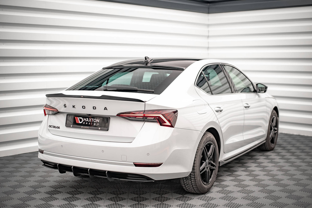 Le prolongement de la lunette arrière Skoda Octavia Liftback Mk4