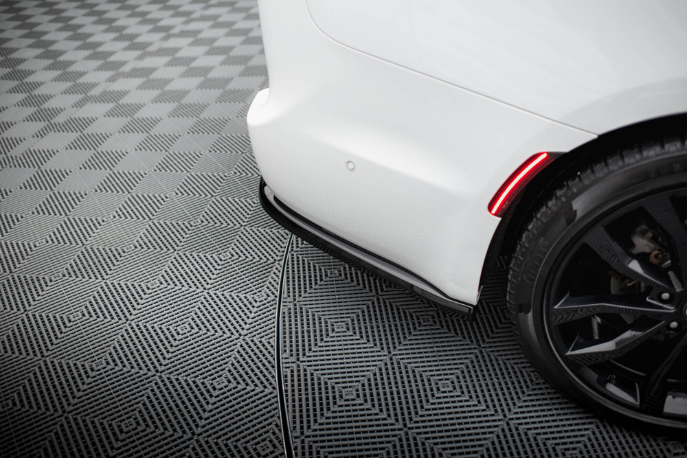 Arriere Splitter (avec une barre verticale) Chrysler Pacifica Mk2 Facelift