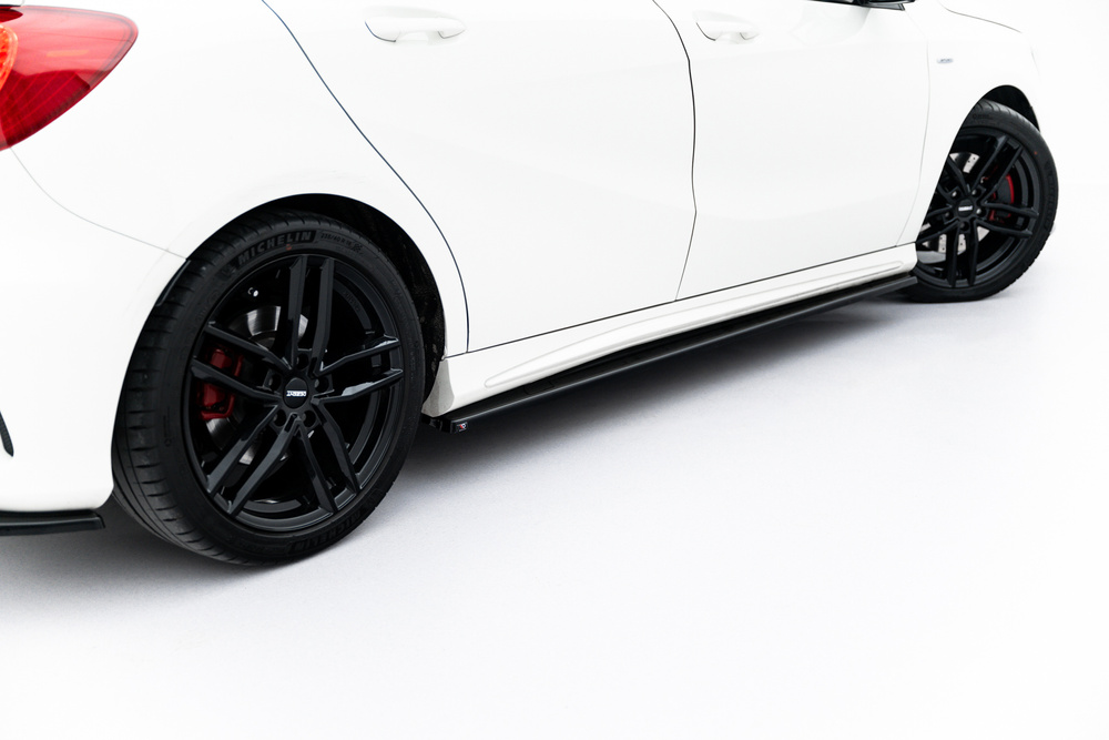 SET DES DIFFUSEUR DES BAS DE CAISSE MERCEDES-BENZ W176 AMG-LINE AVANT FACELIFT