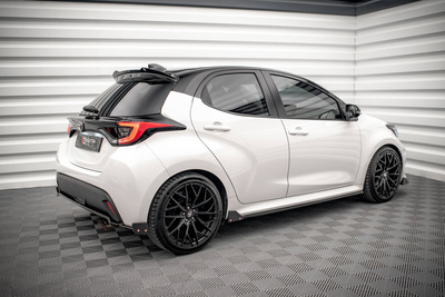 Rajouts Des Bas De Caisse V.1 + Ailerons Toyota Yaris Mk4