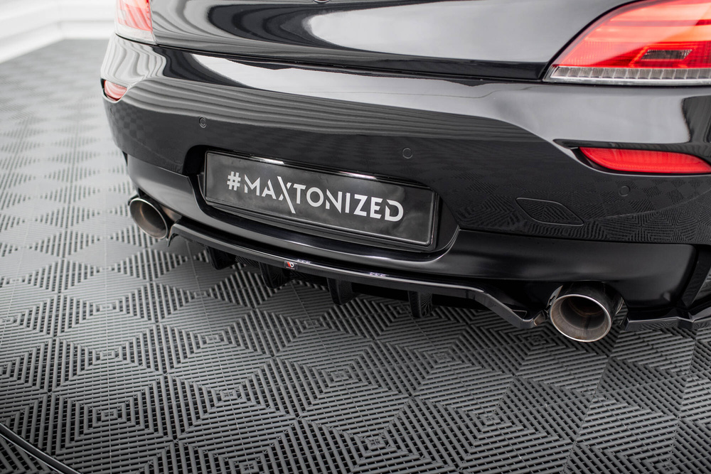 Arriere Splitter (avec une barre verticale) BMW Z4 M-Pack E89 Facelift
