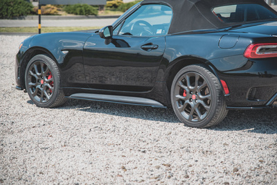 Rajouts Des Bas De Caisse Abarth 124 Spider
