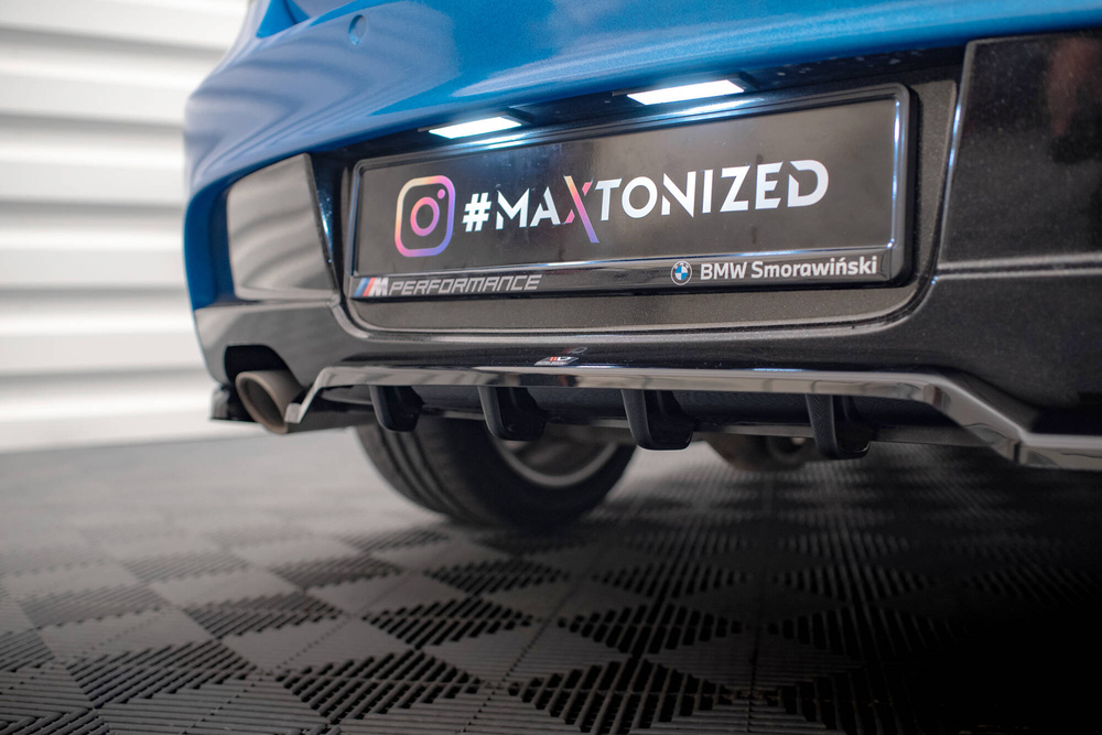 Arriere Splitter (avec une barre verticale) BMW 1 M-Pack E87 Facelift
