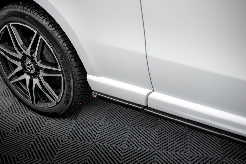 Rajouts Des Bas De Caisse V.1 Mercedes-Benz V-Class Extra Long AMG-Line W447 