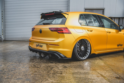 Rajout du pare-chocs arriere (R32 LOOK) et l'échappement Volkswagen Golf Mk8