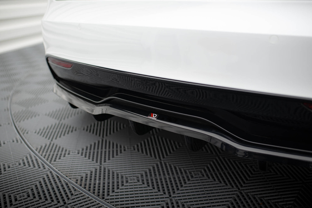 Arriere Splitter (avec une barre verticale) V.1 Tesla Model S Plaid Mk1 Facelift