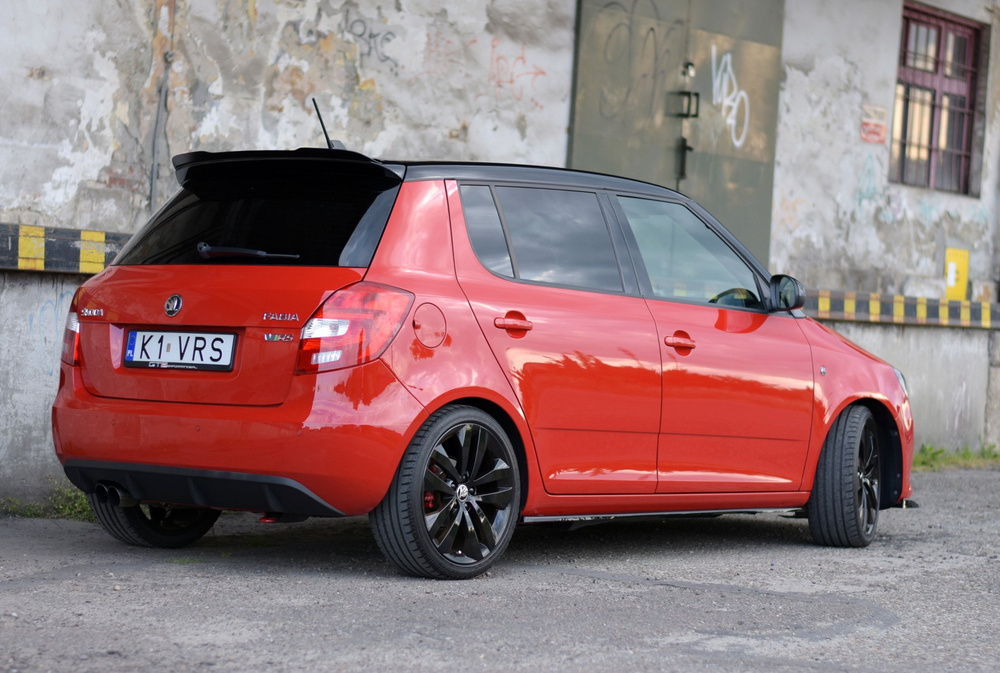 Rajouts Des Bas De Caisse Pour Skoda Fabia RS Mk2