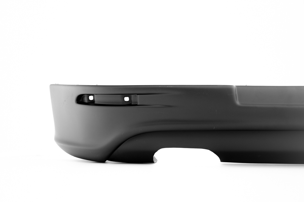 RAJOUT DU PARE-CHOCS ARRIÈRE VW GOLF V R32 (version avec une double sortie pour pot final d'echappement)
