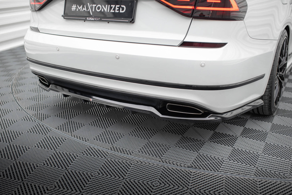 Arriere Splitter (avec une barre verticale) Volkswagen Passat GT B8 Facelift USA