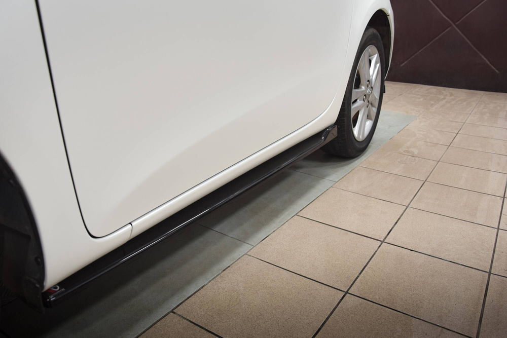 Rajouts Des Bas De Caisse Toyota IQ