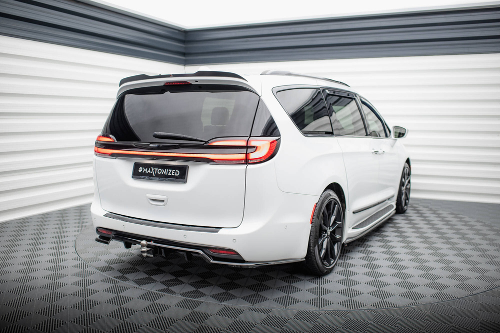 Arriere Splitter (avec une barre verticale) Chrysler Pacifica Mk2 Facelift