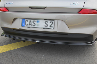 Arriere Splitter (AVEC UNE BARRE VERTICALE) HYUNDAI I30 MK3 HATCHBACK