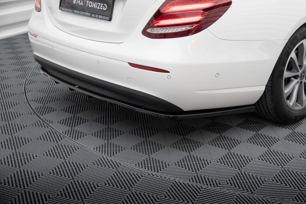 Arriere Splitter (avec une barre verticale) Mercedes-Benz E W213