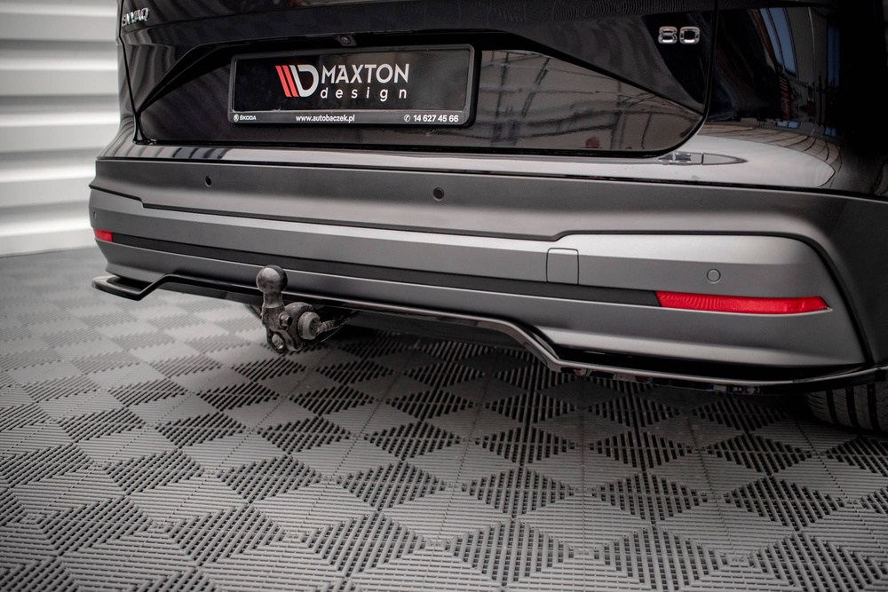 Arriere Splitter (avec une barre verticale) Skoda Enyaq iV