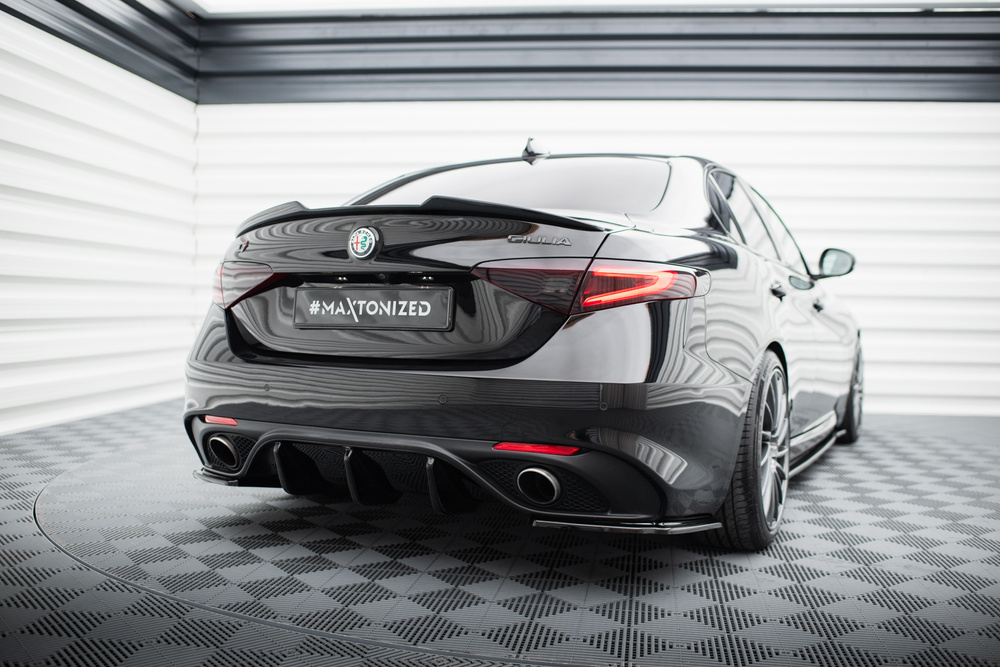 RAJOUT DU PARE-CHOCS ARRIERE ALFA ROMEO GIULIA VELOCE