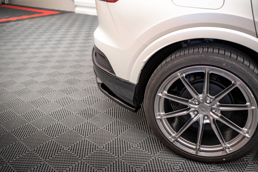 Arriere Splitter (avec une barre verticale) Audi Q4 e-tron Sportback S-line Mk1