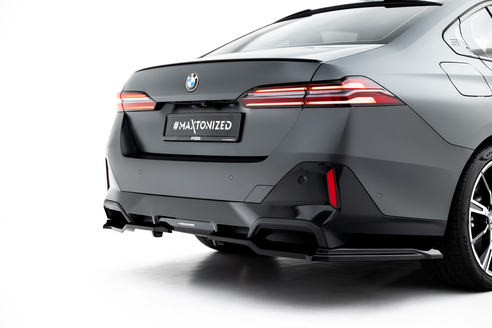 Arriere Splitter (avec une barre verticale) V.1 BMW 5 / i5 M-Pack Sedan / Touring G60 / G61
