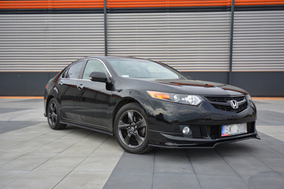 SET DES DIFFUSEUR DES BAS DE CAISSE  HONDA ACCORD MK8. (CU-SERIES) AVANT FACELIFT SEDAN