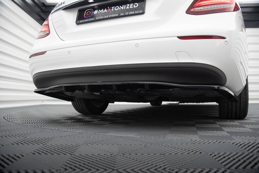 Arriere Splitter (avec une barre verticale) Mercedes-Benz E W213