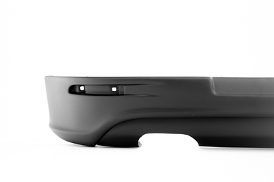 RAJOUT DU PARE-CHOCS ARRIÈRE VW GOLF V R32 (version avec une double sortie pour pot final d'echappement)