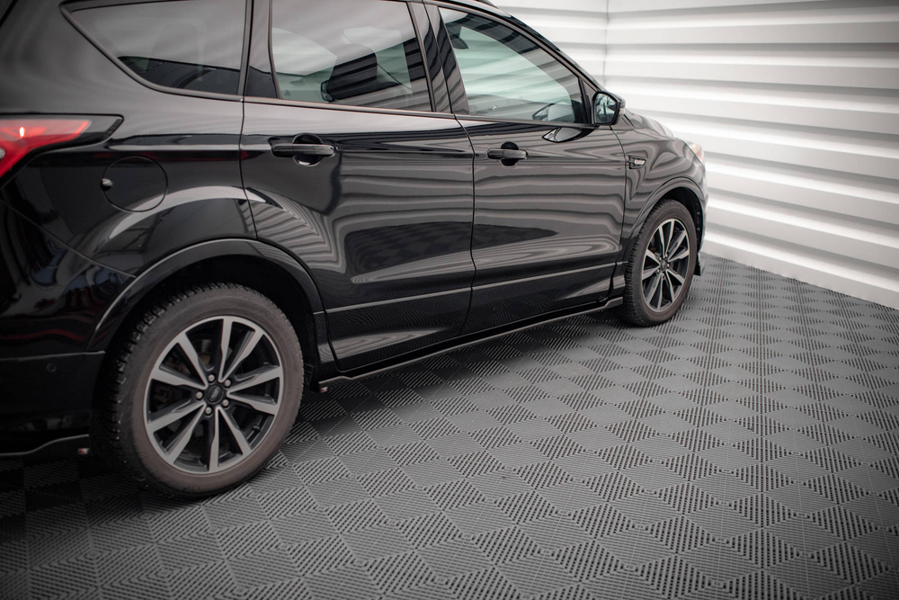 Rajouts Des Bas De Caisse Ford Escape ST-Line Mk3