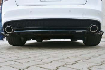 Arriere Splitter Audi A5 S-Line 8T Facelift (avec une barre verticale)