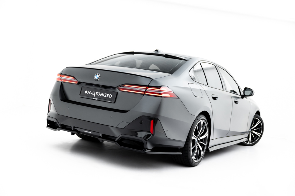 Arriere Splitter (avec une barre verticale) V.2 BMW 5 / i5 M-Pack Sedan / Touring G60 / G61
