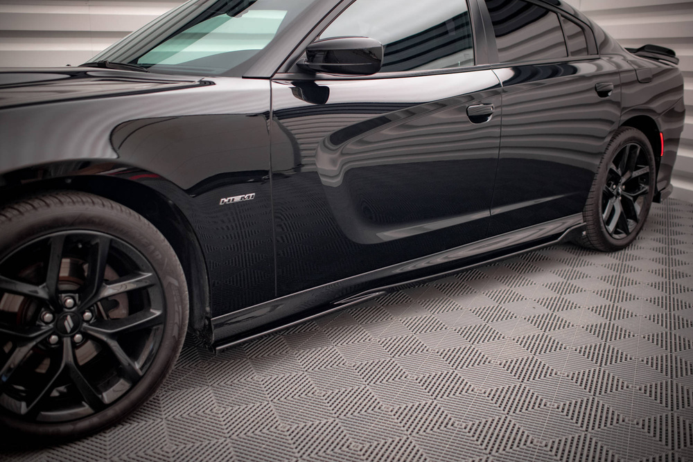 Rajouts Des Bas De Caisse Dodge Charger SRT Mk7 Facelift