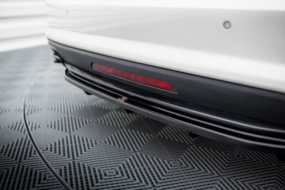 Arriere Splitter (avec une barre verticale) Mercedes-Benz CLS AMG-Line C218