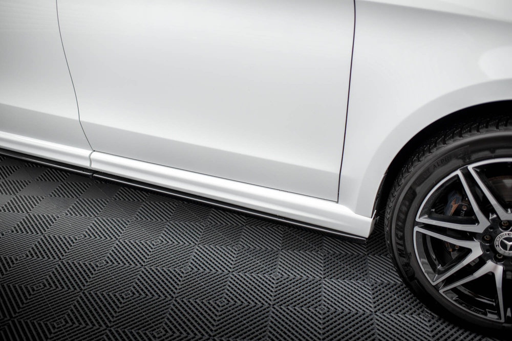 Rajouts Des Bas De Caisse V.1 Mercedes-Benz V-Class Extra Long AMG-Line W447 