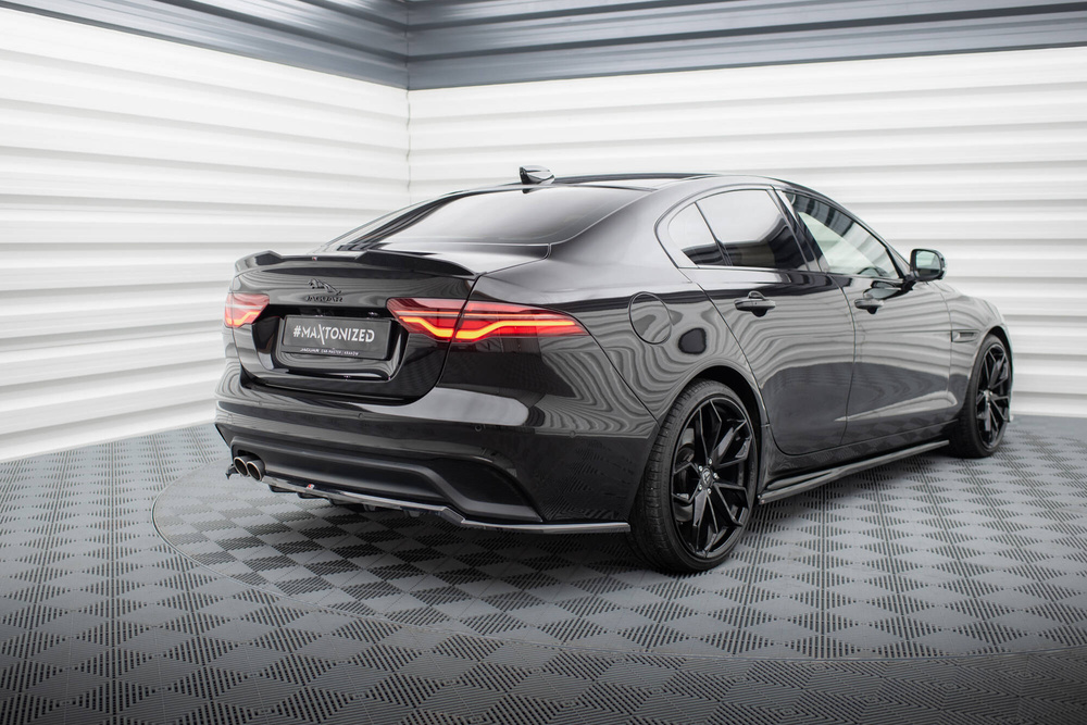 Arriere Splitter (avec une barre verticale) Jaguar XE X760 Facelift