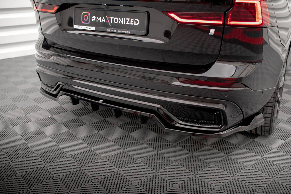 Arriere Splitter (avec une barre verticale) Volvo XC60 R-Design Mk2 Facelift