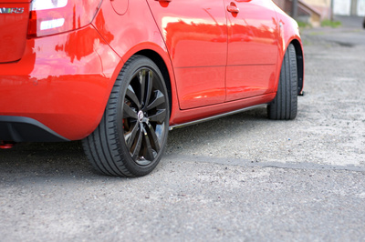 Rajouts Des Bas De Caisse Pour Skoda Fabia RS Mk2