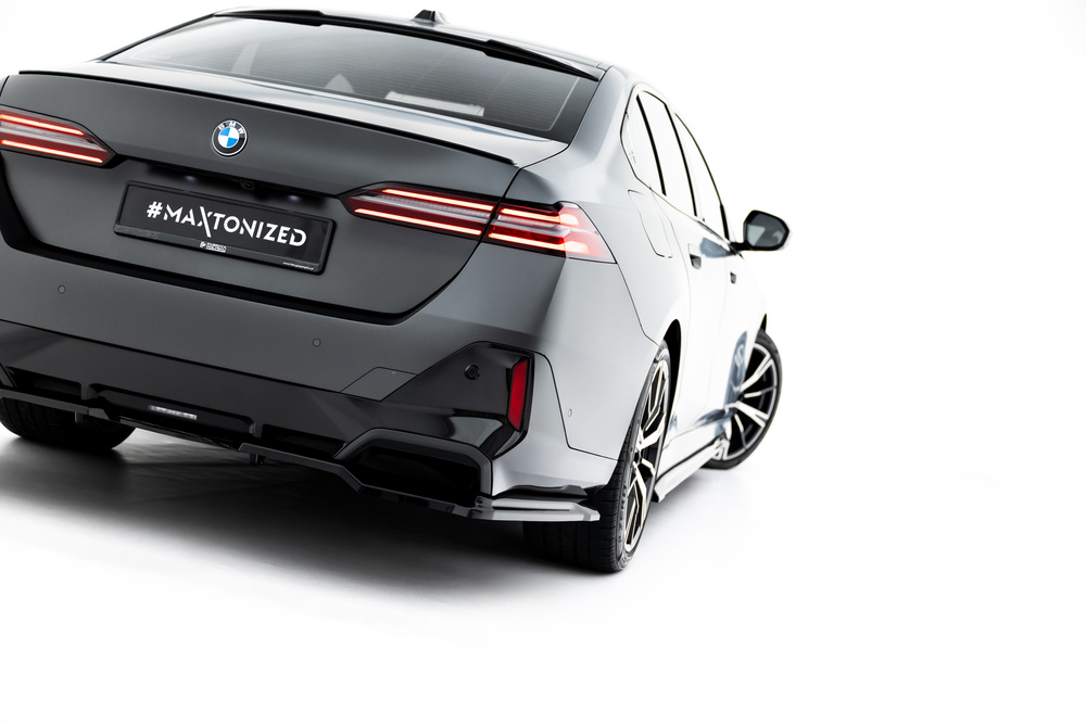 Arriere Splitter (avec une barre verticale) V.1 BMW 5 / i5 M-Pack Sedan / Touring G60 / G61