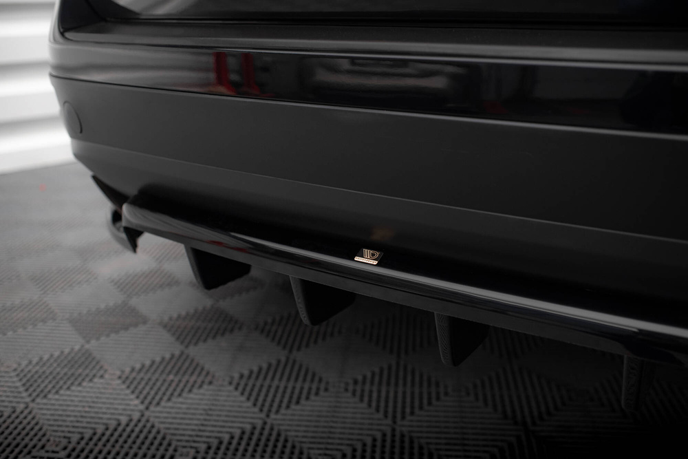 Arriere Splitter (avec une barre verticale) Volkswagen Touareg Mk2