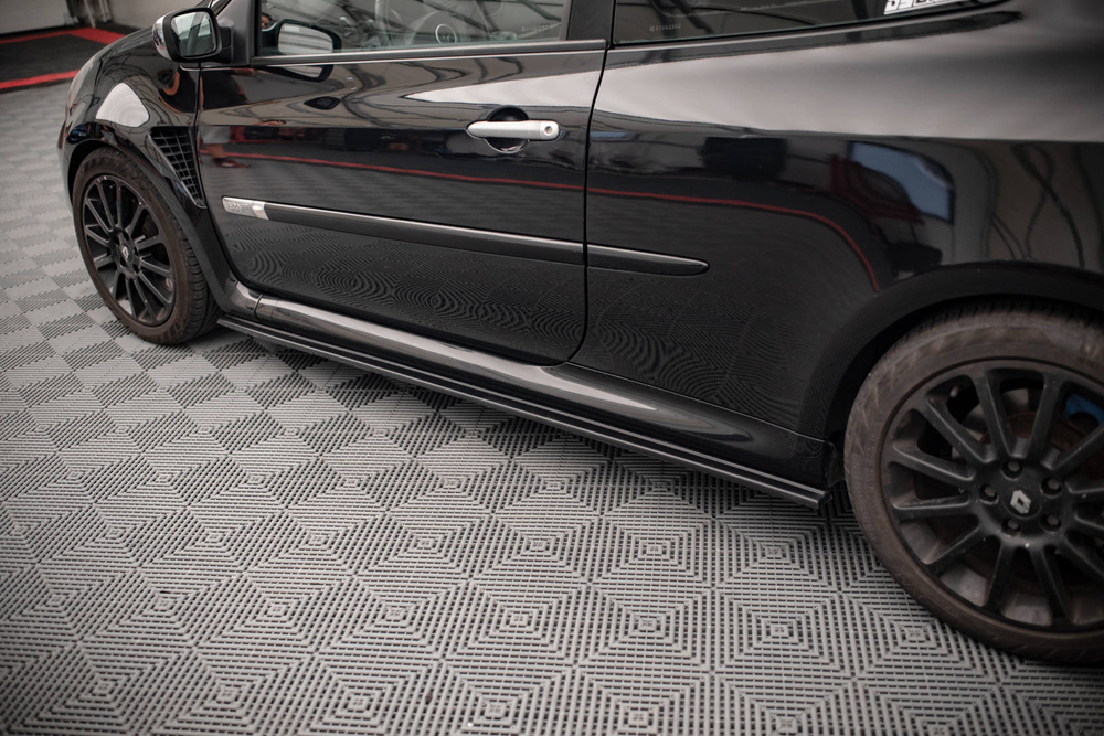 RAJOUTS DES BAS DE CAISSE POUR RENAULT CLIO MK3 RS