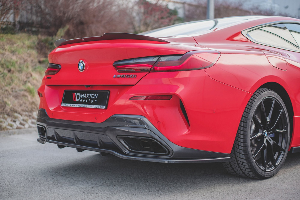 Arriere Splitter (avec une barre verticale) BMW 8 Coupe M-Pack G15